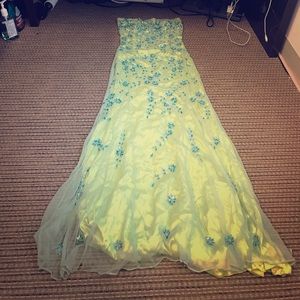 Women’s formal dress